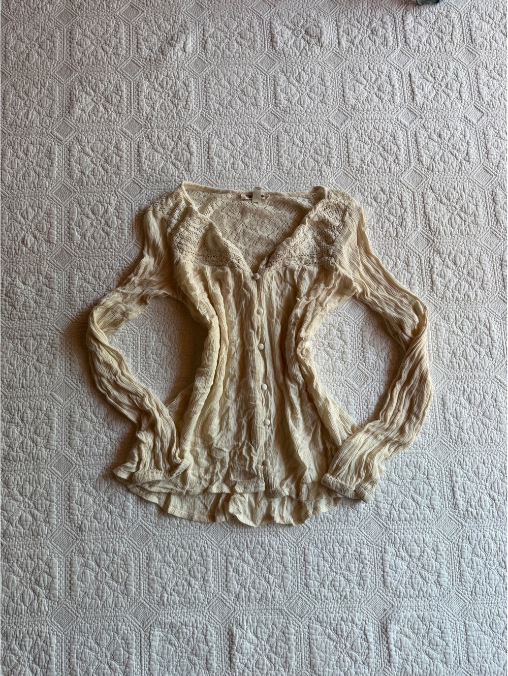 Billabong Women's Cream Lace and Button-Up Long Sleeve Top Size S/P